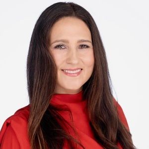 Meet your Posher, Hilary